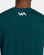 Hombre con Camiseta deportiva de manga corta RVCA VA Sport Blur Deep Sea logo