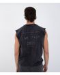 Hombre con con camiseta sin mangas Hurley x Travis Barker Live Fast Muscle Negra posterior