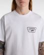 Hombre con camiseta de manga corta Vans Full Patch Blanca con logo negro serigrafía