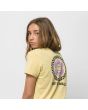 Niña con Camiseta Vans Radically Happy Crew amarilla lateral 