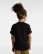 Niña con camiseta infantil Vans Classic Negra con logo blanco espalda