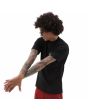 Hombre con camiseta de manga corta Vans Tried and True Rose negra lateral