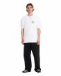 Hombre con camiseta Volcom Double Fantasy Blanca corte amplio