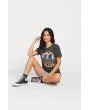 Mujer con camiseta de manga corta Volcom Lock It Up Negra frontal