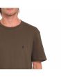 Hombre con camiseta orgánica de manga corta Volcom Stone Blanks Wren bordado logo
