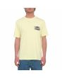 Hombre con camiseta orgánica de manga corta Volcom Strange Relics Amarilla frontal