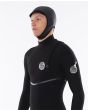 Hombre con Gorra de Neopreno Rip Curl Flashbomb 3mm Cap negra lateral
