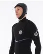 Hombre con Gorra de Neopreno Rip Curl Flashbomb 3mm Cap negra lateral