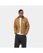 Hombre con chaqueta Carhartt WIP Detroit Jacket Marrón