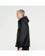 Hombre con Cazadora de capucha Santa Cruz Sundown Jacket negra lateral