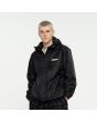 Hombre con Cazadora de capucha Santa Cruz Sundown Jacket negra