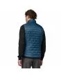 Hombre con chaleco acolchado impermeable Patagonia Nano Puff Lagom Blue Azul posterior