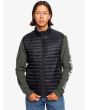 Hombre con chaleco ligero Quiksilver Scaly Negro