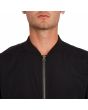 Hombre con Chaqueta Volcom Burnward Jacket Negra cremallera