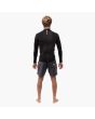 Hombre con Chaquetilla de Neopreno con cremallera posterior Vissla 7 Seas 1mm Negra posterior