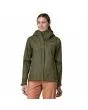 Mujer con Chubasquero Plegable Patagonia W's Torrentshell 3L Rain Jacket Verde Pino