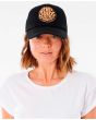 Gorra estilo camionero Rip Curl Essentials Foil Trucker negra para mujer Frontal Modelo