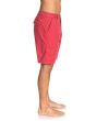 Hombre con Bermudas tipo chino Quiksilver Everyday 20" Rojos derecha