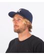 Hombre con Gorra Hurley H2O Dri-Fit One and Only Azul Marino