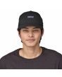 Hombre con Gorra Patagonia Airshed Cap Negra Unisex