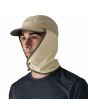 Hombre con gorra legionaria Patagonia Caped Merganzer Hat Verde faldón ajustable