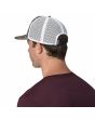 Hombre con Gorra de malla Patagonia Duckbill Trucker Hat Fitz Roy Patchwork Ink Black Unisex posterior