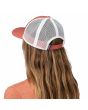 Mujer con Gorra Trucker Patagonia P-6 Logo LoPro Coral Unisex posterior