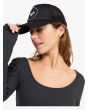 Mujer con gorra trucker Roxy Truckin antracita