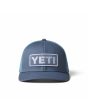 Gorra de malla Yeti Logo Badge Trucker Hat azul