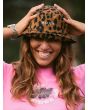 Mujer con Gorro de pescador Roxy Urban Party Marrón con estampado de leopardo frontal