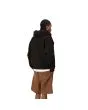 Hombre con Chaqueta Carhartt WIP Hooded American Script Jacket Negra posterior