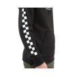 Hombre con sudadera de skate con capucha Vans Versa Standard negra manga checkerboard