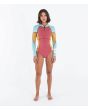 Mujer con Traje de surf de primavera con manga larga y cremallera frontal Hurley Air 2mm Spiced Coral ajuste alto rendimiento