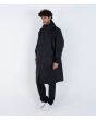 Hombre con Chubasquero largo tipo poncho cambiador Hurley Ice Poncho Sherpa negro lateral
