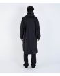 Hombre con Chubasquero largo tipo poncho cambiador Hurley Ice Poncho Sherpa negro posterior