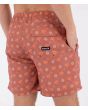 Hombre con boardshort de cintura elástica Hurley Volley Icon 17 Nectarine  vista lateral izquierda