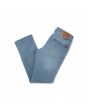 Pantalón Vaquero Volcom Solver Denim Old Town Indigo para hombre doblado