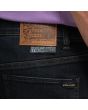 Hombre con Pantalón Vaquero Volcom Solver Denim Vintage Blue etiqueta Water Aware