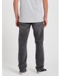Hombre con pantalón vaquero de corte recto Volcom Vorta Denim gris posterior