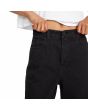 Mujer con pantalón vaquero holgado cropped Volcom Weellow Denim Negro tiro alto