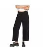 Mujer con pantalón vaquero holgado cropped Volcom Weellow Denim Negro