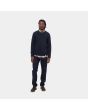 Hombre con jersey Carhartt WIP Allen azul marino frontal