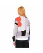 Mujer con Jersey Volcom Abstrackom Multicolor posterior
