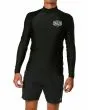 Hombre con camiseta técnica de protección solar Deus Baylands Chest Rash Vest Negra