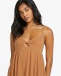 Mujer con Maxivestido Billabong Modern Love Marrón escote fruncido