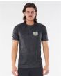 Camiseta de protección solar Rip Curl Mind Wave UV SS negra frontal