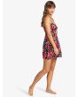 Mujer con minivestido de tiras Roxy La Vida Antracita Floral corte acampanado