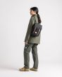 Mujer con Mochila Herschel Retreat Mini negra 10L Unisex 