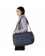 Mujer con Mochila 3 en 1 Patagonia Black Hole Mini MLC 30L Azul Marino y Gris Unisex modo bandolera