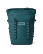 Nevera portátil tipo mochila Yeti Hopper M20 Soft Backpack Cooler Agave Teal abierta